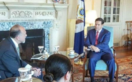 nouveau chargé d’affaires américain Henry Wooster discute de stabilité avec le Secrétaire d’État Marco Rubio