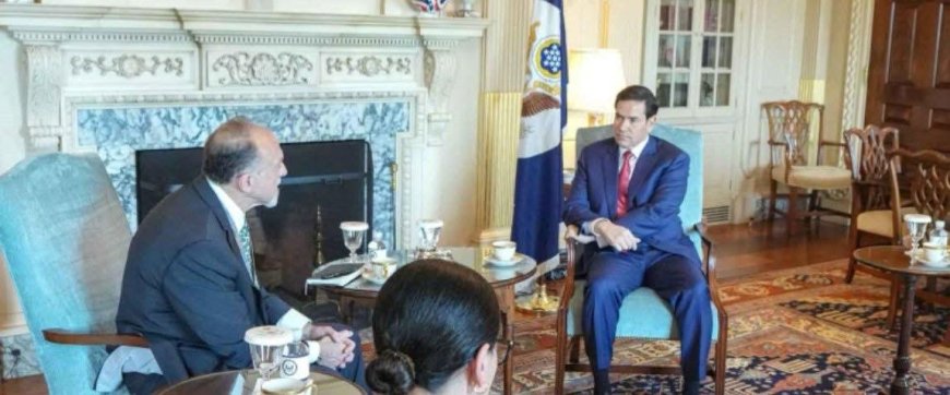 nouveau chargé d’affaires américain Henry Wooster discute de stabilité avec le Secrétaire d’État Marco Rubio