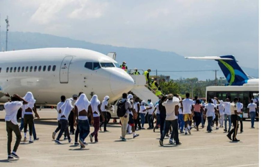 Rapatriement : une vingtaine de Haïtiens expulsés des États-Unis arrivent à Port-au-Prince