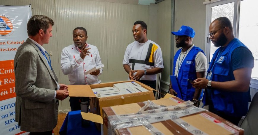 Haïti : l’OIM remet 220 équipements TIC à la Protection civile